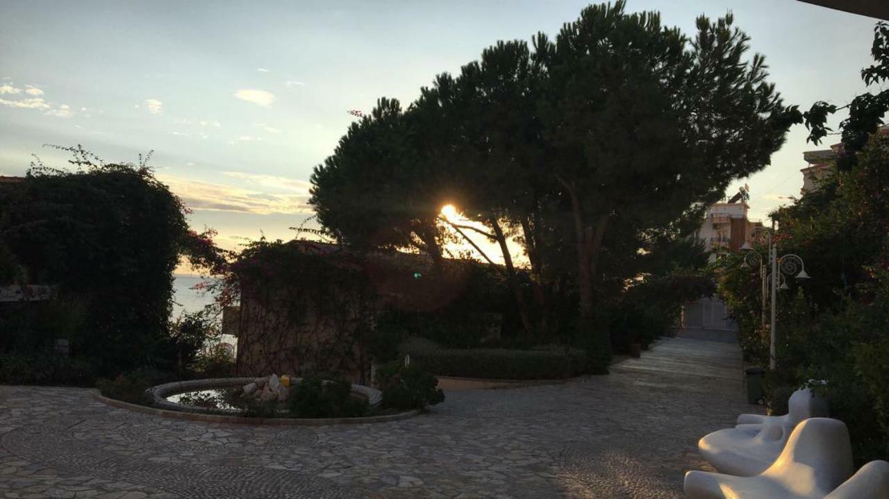 Bougainville Bay Resort - Villa 11 Sarandë Eksteriør billede